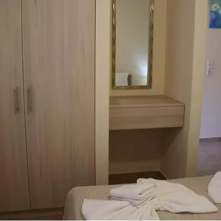 Xanthiotis Apartman *